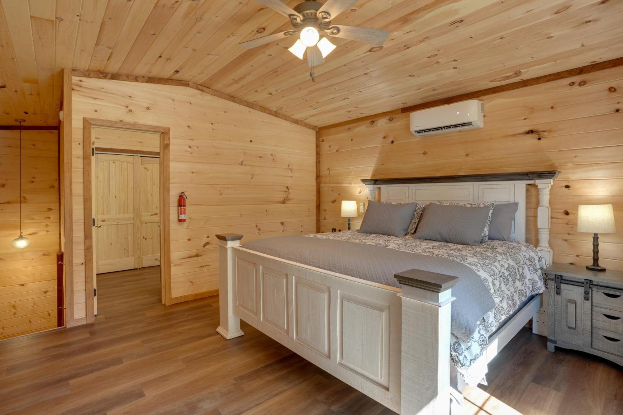Lakeside Trenton Cabin On 7-Acre Property! Εξωτερικό φωτογραφία