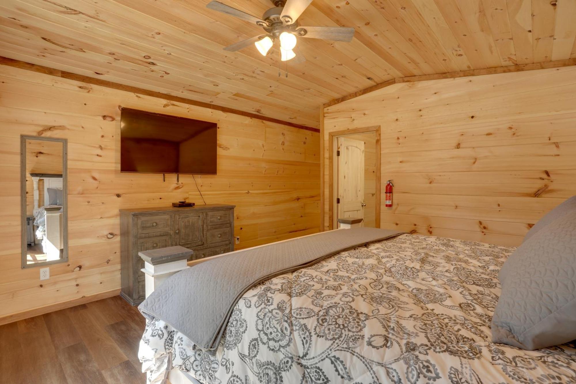 Lakeside Trenton Cabin On 7-Acre Property! Εξωτερικό φωτογραφία