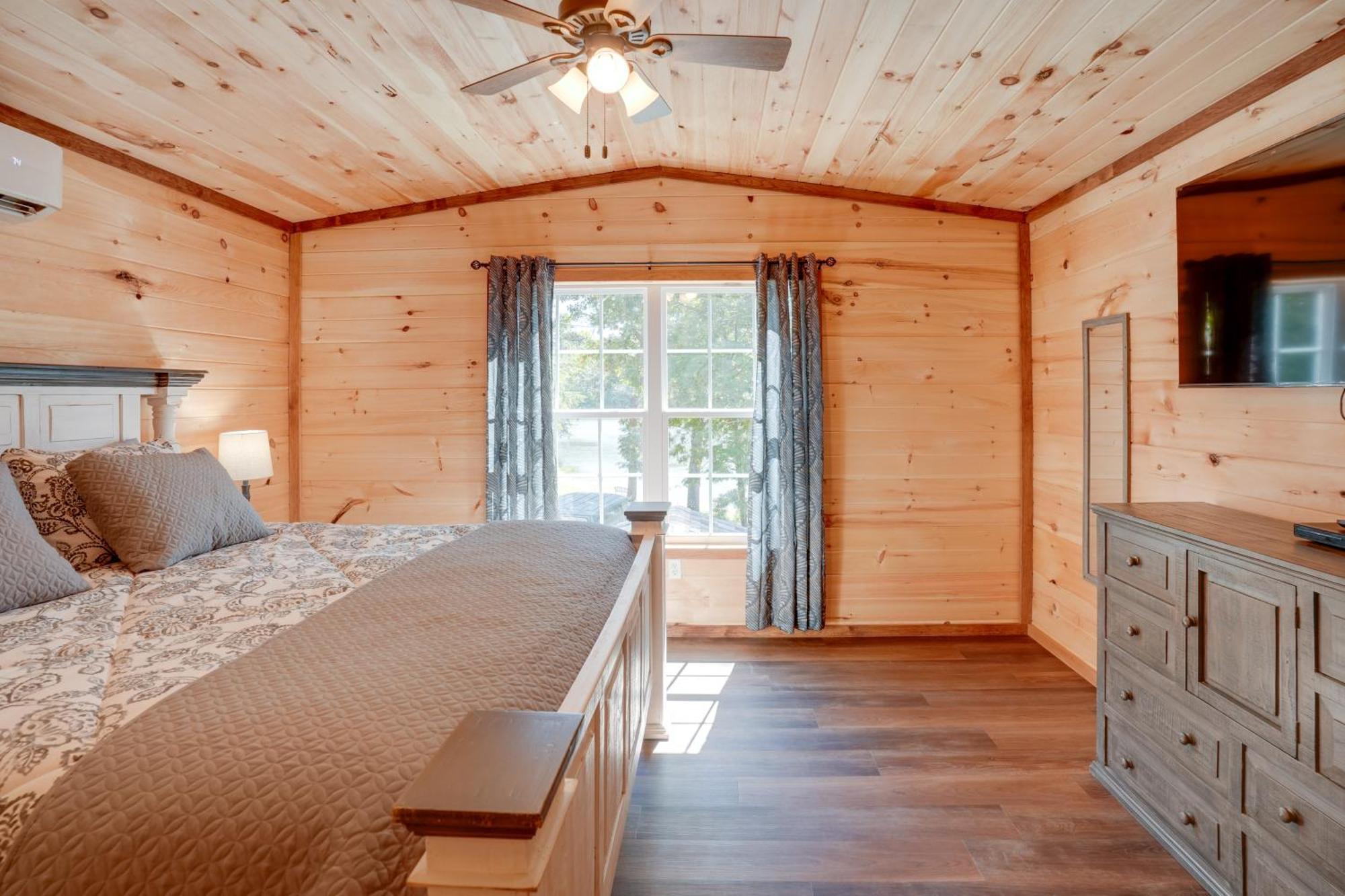 Lakeside Trenton Cabin On 7-Acre Property! Εξωτερικό φωτογραφία