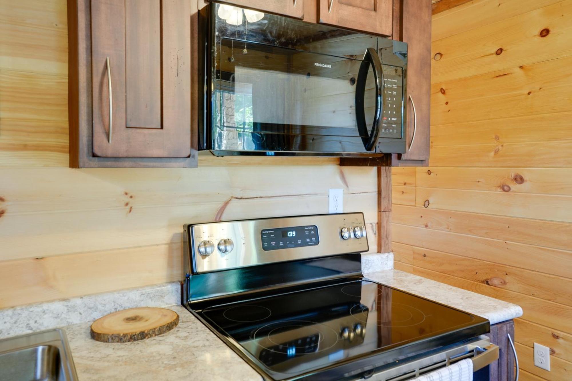 Lakeside Trenton Cabin On 7-Acre Property! Εξωτερικό φωτογραφία